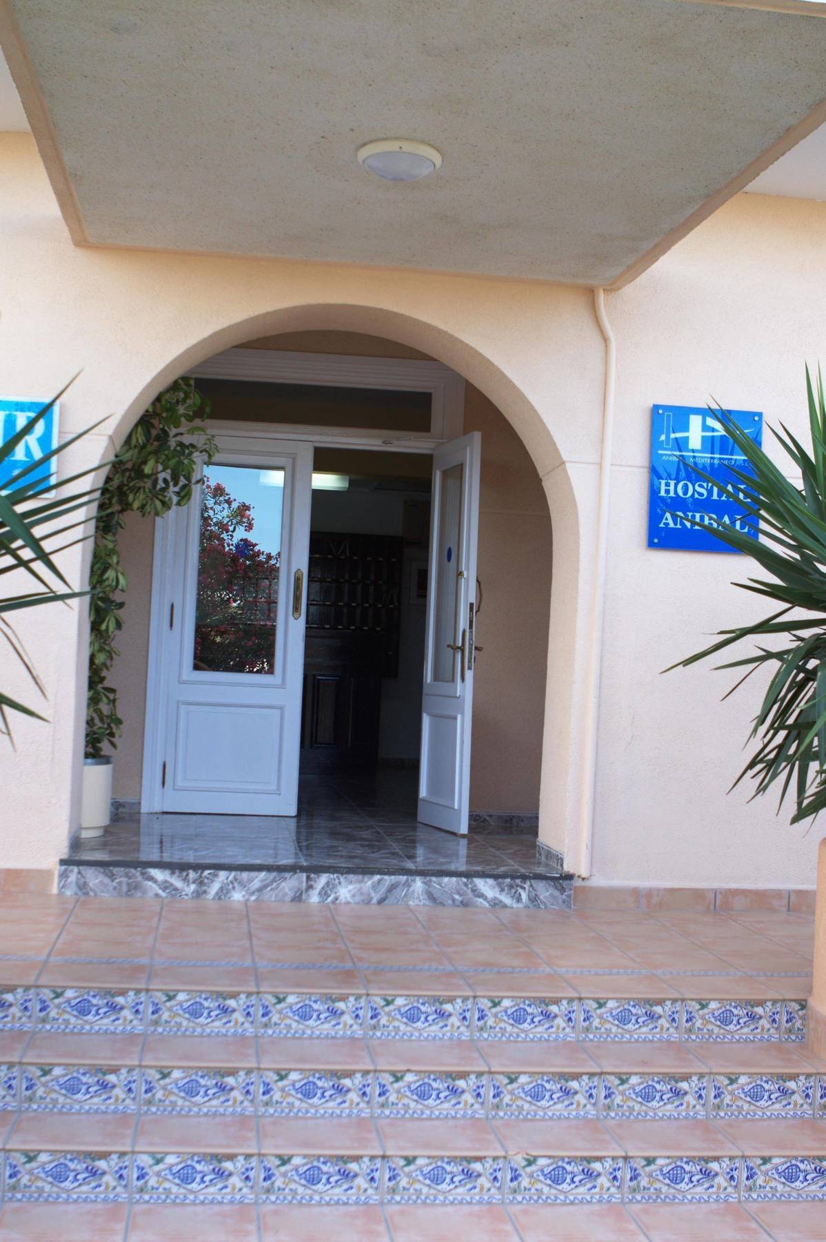 Hostal Anibal - Ab Group San Antonio  Exteriör bild